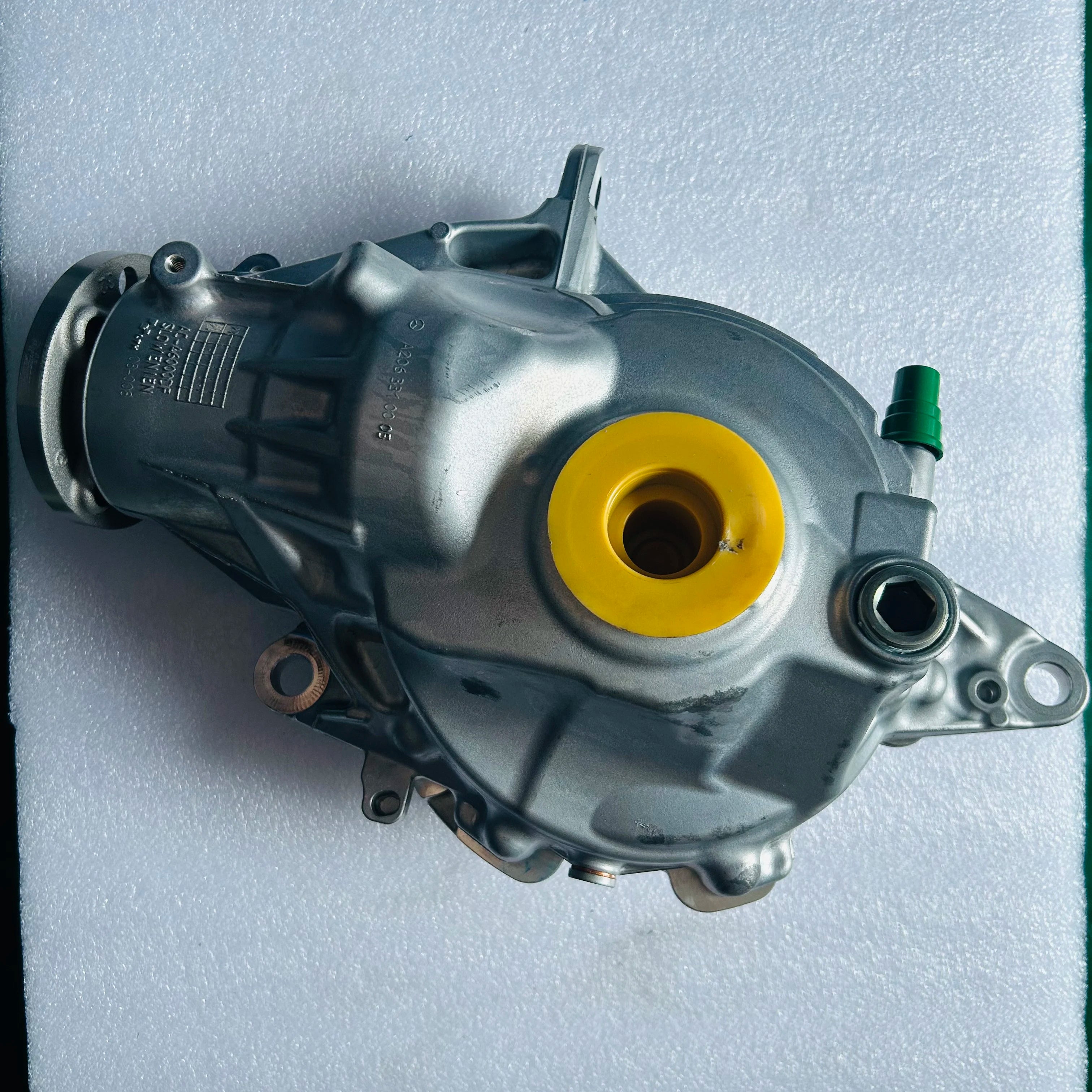 OE A2083353900 Front Differential Assembly for Mercedes-Benz GLK-Class (X204), C-Class (W204), E-Class (W212) 4MATIC