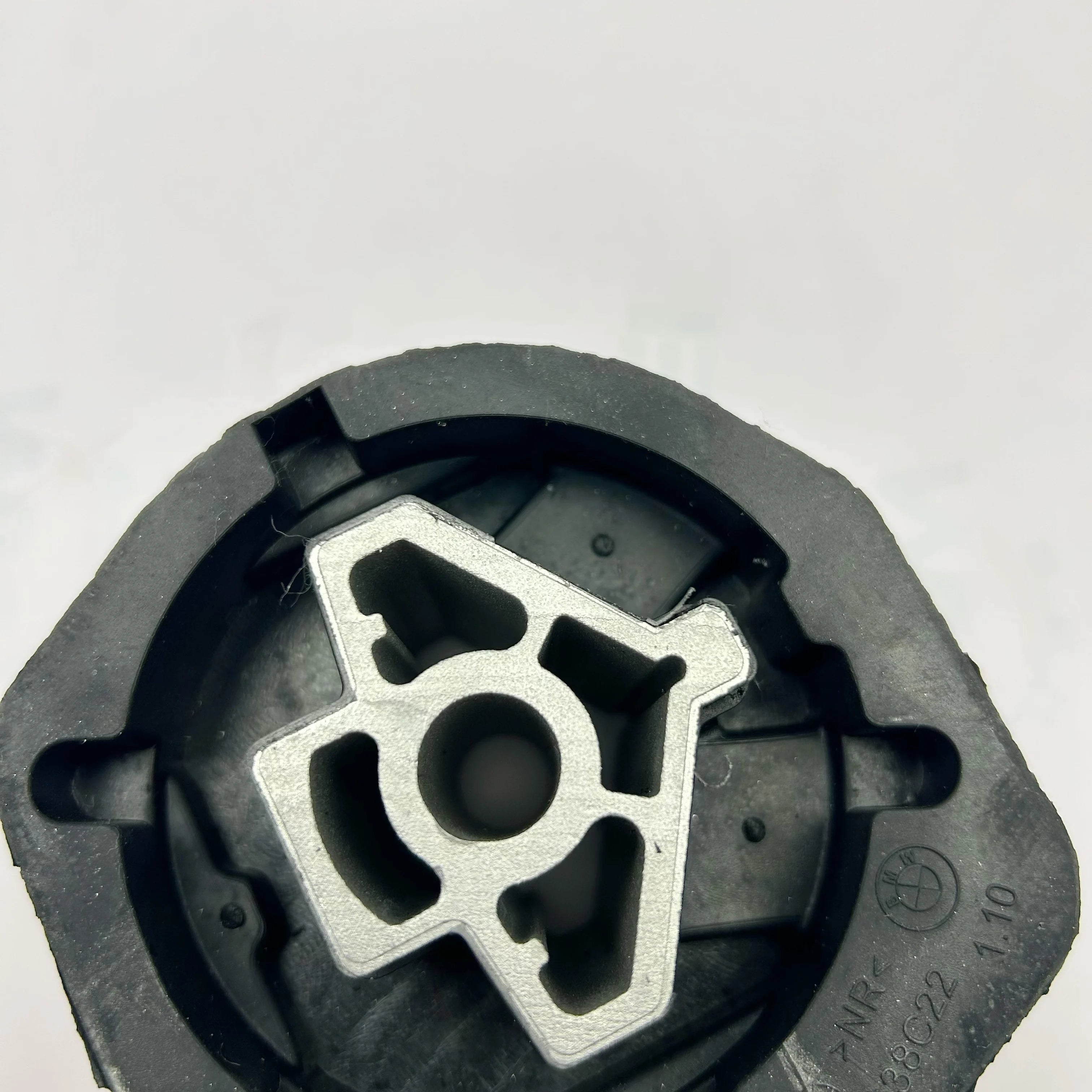 OE 22316850468 22326777390 for BMW X3 F25 F26 Transfer Case Mount